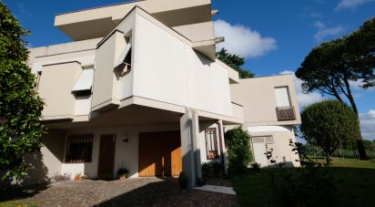 Villa 17 locali di 550 m² in Belvedere Ostrense (60030)