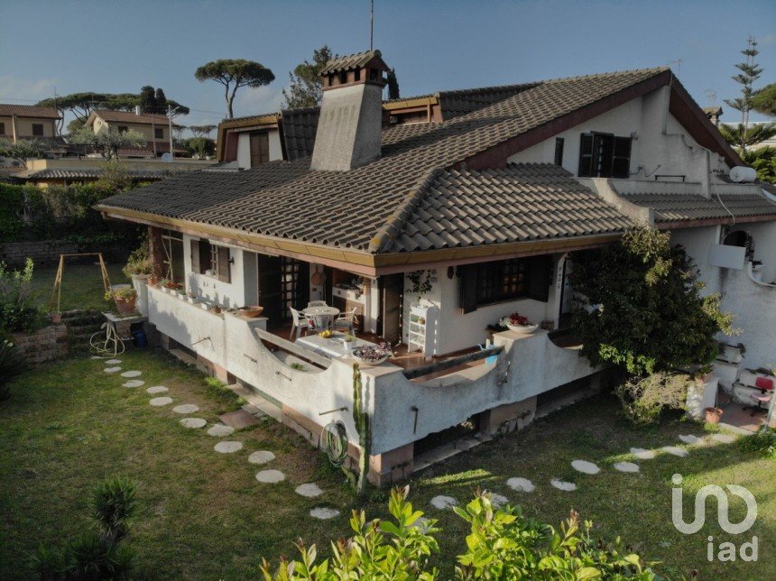 Villa Bifamiliare 12 locali di 276 m² in Anzio (00042)