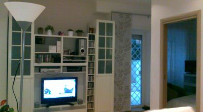 Two-room apartment of 45 m² in Roma (00163)