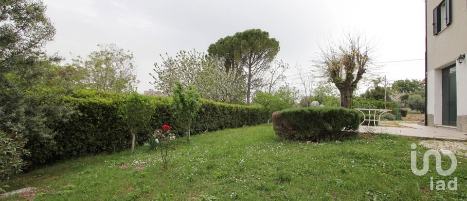 House 5 rooms of 180 m² in Cingoli (62011)