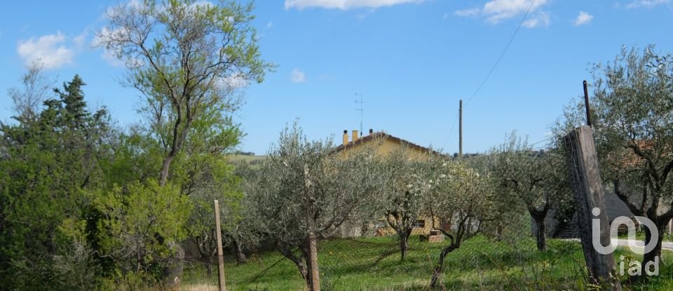 Townhouse 10 rooms of 260 m² in Staffolo (60039)