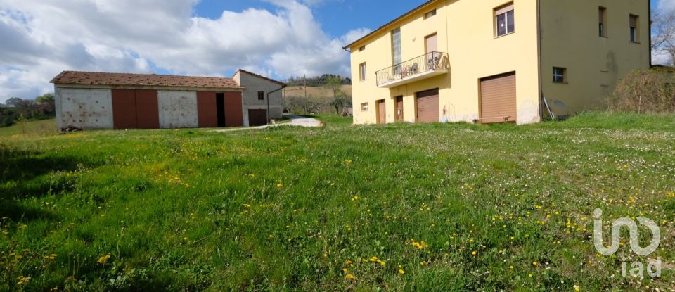 Townhouse 10 rooms of 260 m² in Staffolo (60039)