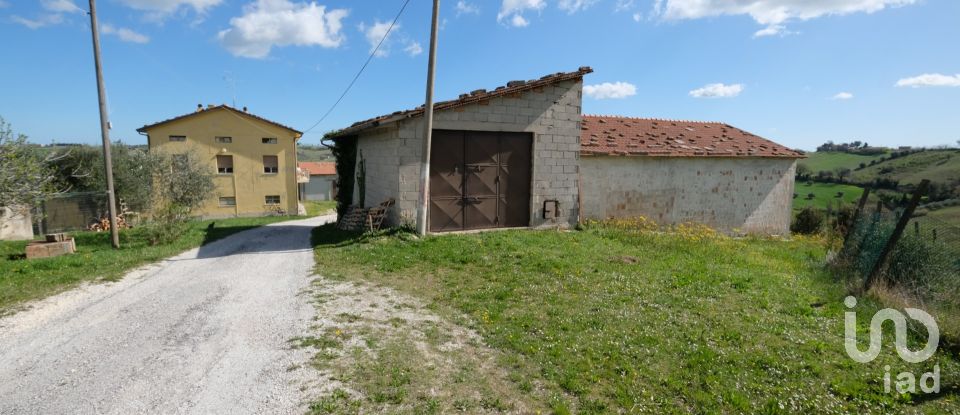 Townhouse 10 rooms of 260 m² in Staffolo (60039)