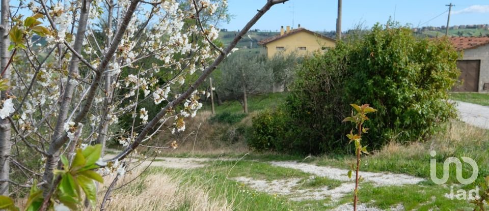 Townhouse 10 rooms of 260 m² in Staffolo (60039)