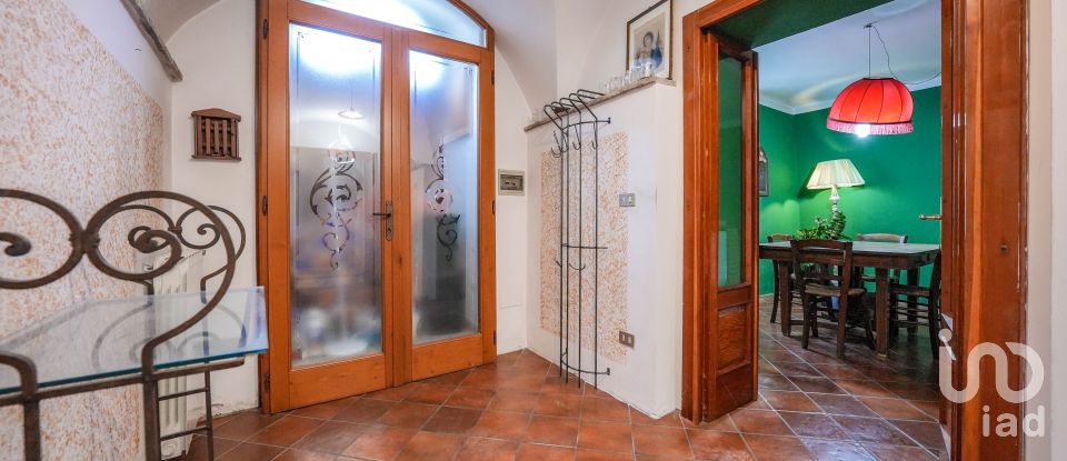 Country house 7 rooms of 176 m² in Solferino (46040)