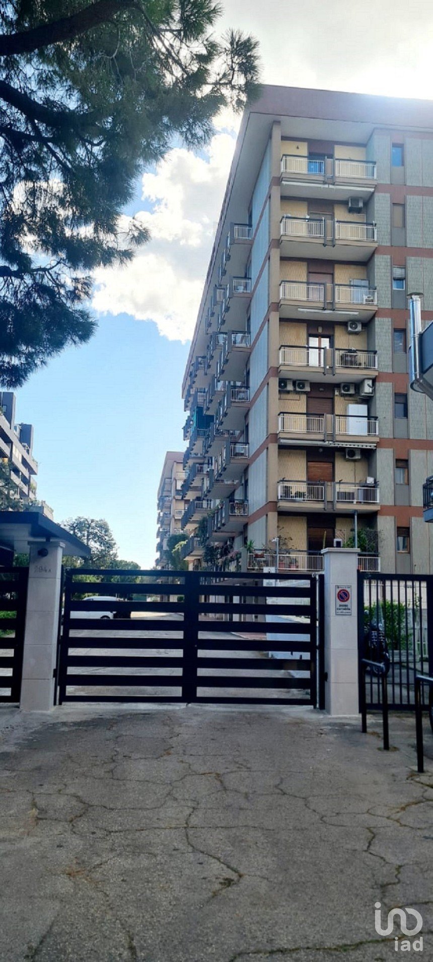 Appartamento 6 locali di 165 m² a Bari (70125)