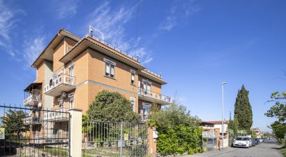 Three-room apartment of 115 m² in Roma (00133)