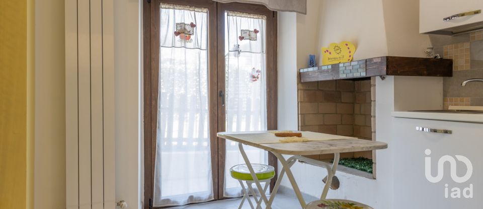 Abitazione 9 locali di 93 m² in Acqualagna (61041)