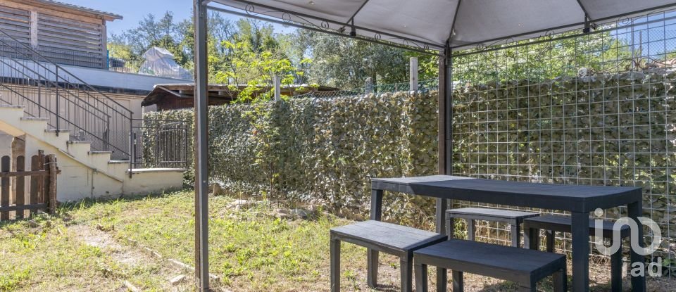 Abitazione 9 locali di 93 m² in Acqualagna (61041)