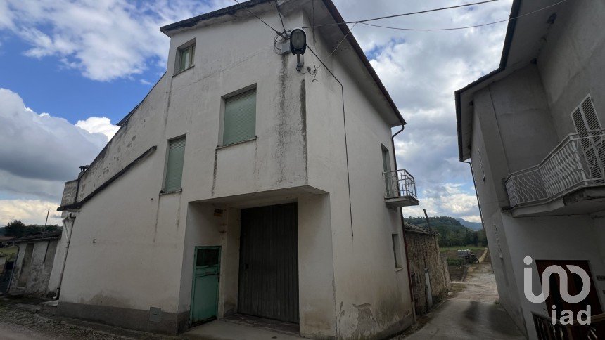 Lodge 8 rooms of 150 m² in Falerone (63837)