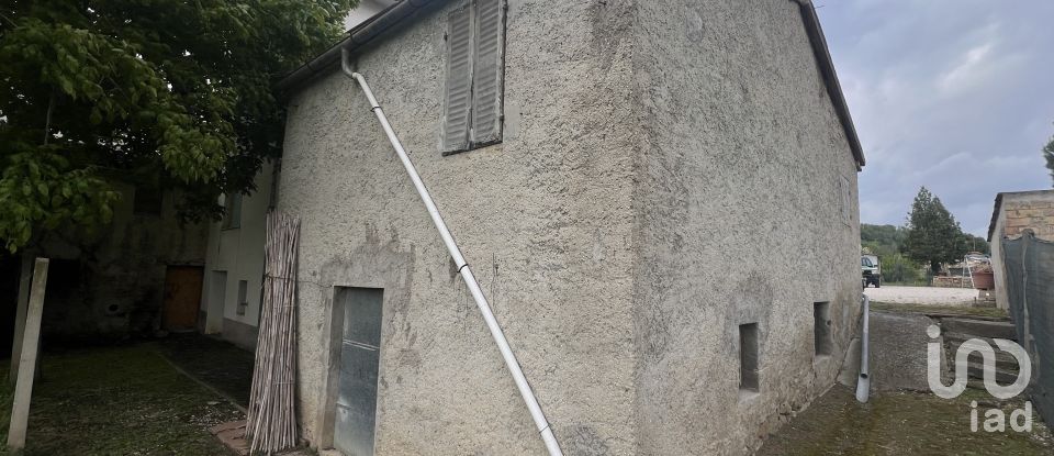 Lodge 8 rooms of 150 m² in Falerone (63837)