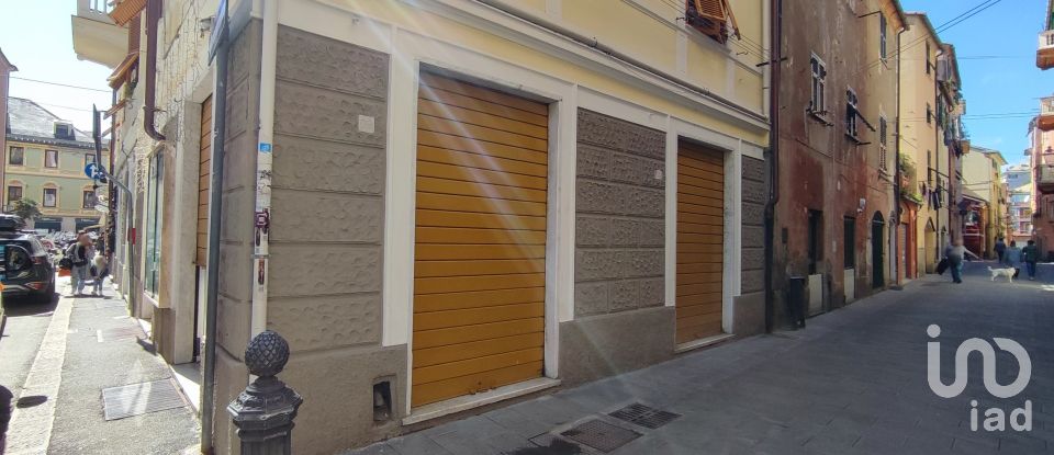 Negozio / locale commerciale di 124 m² in Genova (16154)