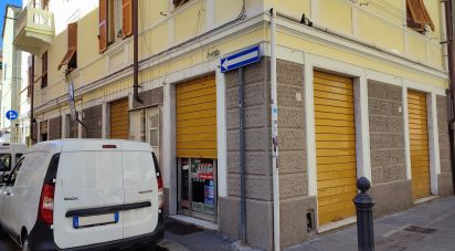 Negozio / locale commerciale di 120 m² in Genova (16154)