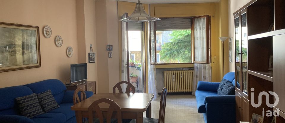 Three-room apartment of 116 m² in Corsico (20094)