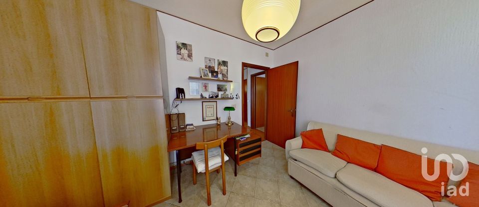 Apartment 8 rooms of 124 m² in Genova (16157)