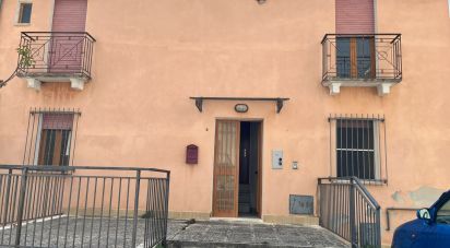 Village house 12 rooms of 420 m² in Castiglione a Casauria (65020)