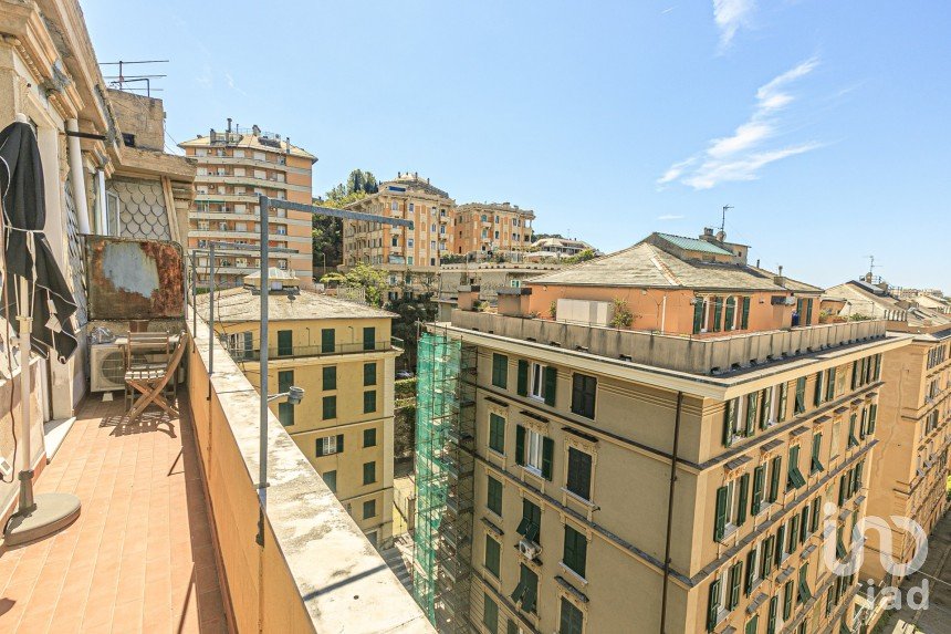 Hotel 5 rooms of 88 m² in Genova (16131)