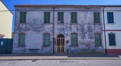 Rifugio 5 locali di 142 m² in Massa Fiscaglia (44025)