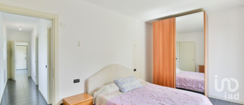 Trilocale di 88 m² a Cantù (22063)