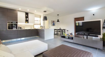 Three-room apartment of 100 m² in Seveso (20822)