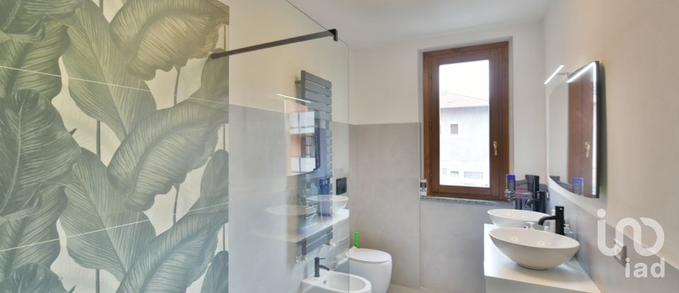 Trilocale di 100 m² a Seveso (20822)