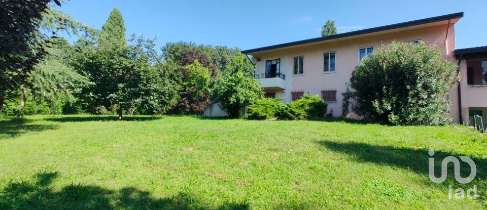 House boat 8 rooms of 400 m² in Mussolente (36065)