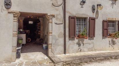 Rustico 5 locali di 180 m² in Cingoli (62011)