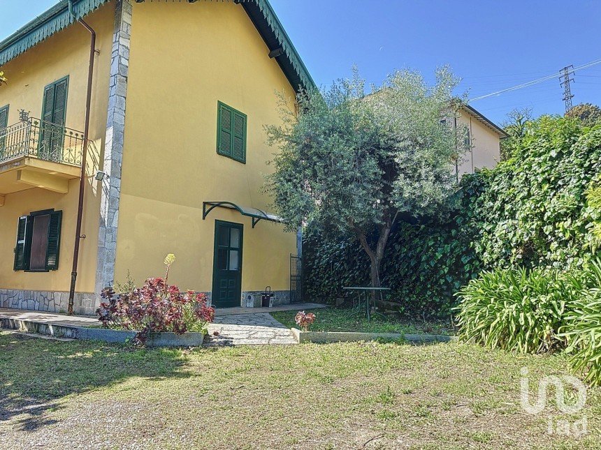 Villa Bifamiliare 3 locali di 111 m² in Sanremo (18038)