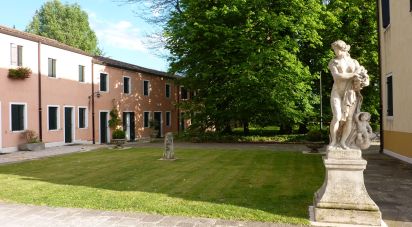 Palazzo / Stabile di 2.050 m² in Dolo (30031)
