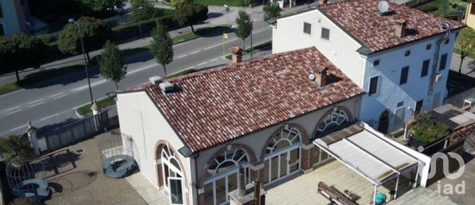 Shop / premises commercial of 460 m² in Costabissara (36030)
