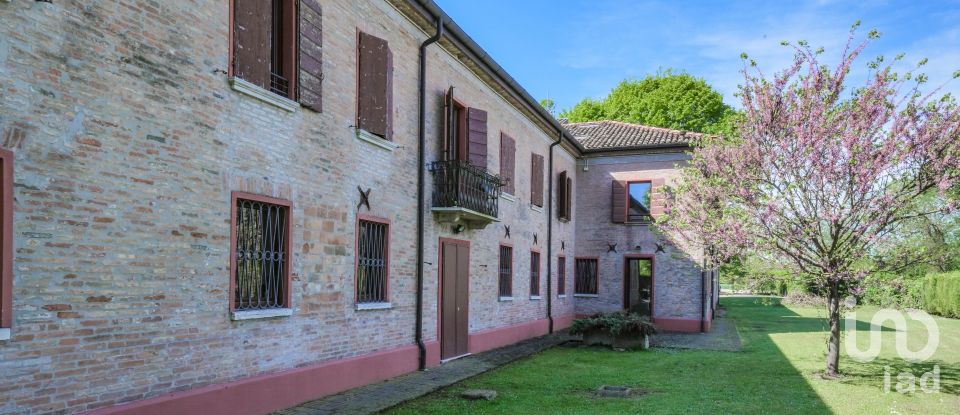 Villa storica 9 locali di 382 m² in Ro (44033)