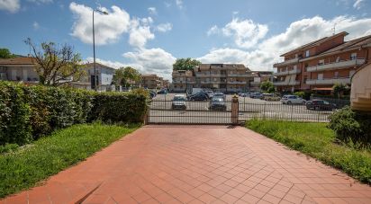 Negozio / locale commerciale di 250 m² in Sant'Elpidio a Mare (63811)