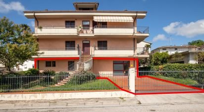 Negozio / locale commerciale di 250 m² in Sant'Elpidio a Mare (63811)