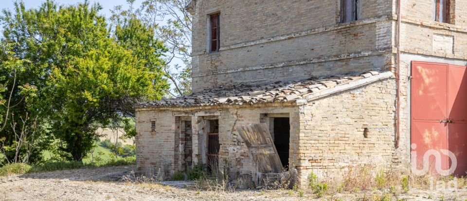Rustico 6 locali di 300 m² in Montefano (62010)