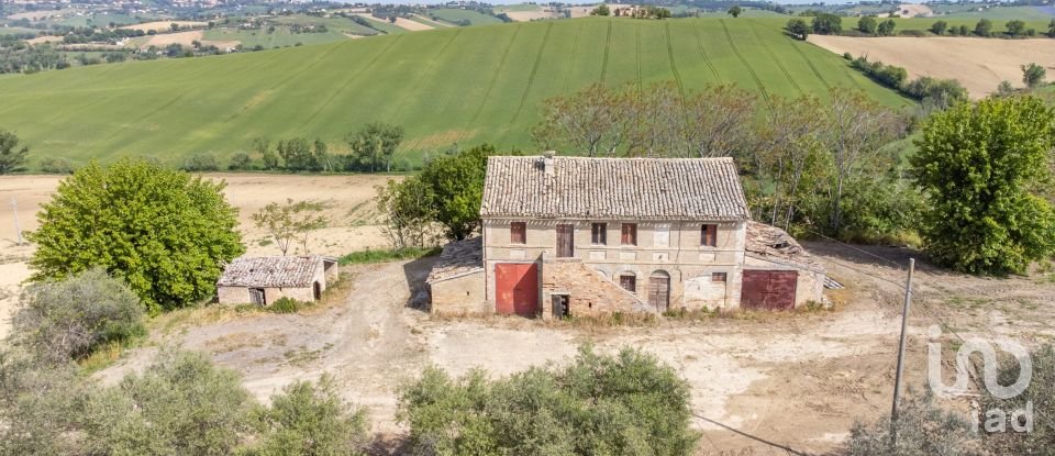 Rustico 6 locali di 300 m² in Montefano (62010)