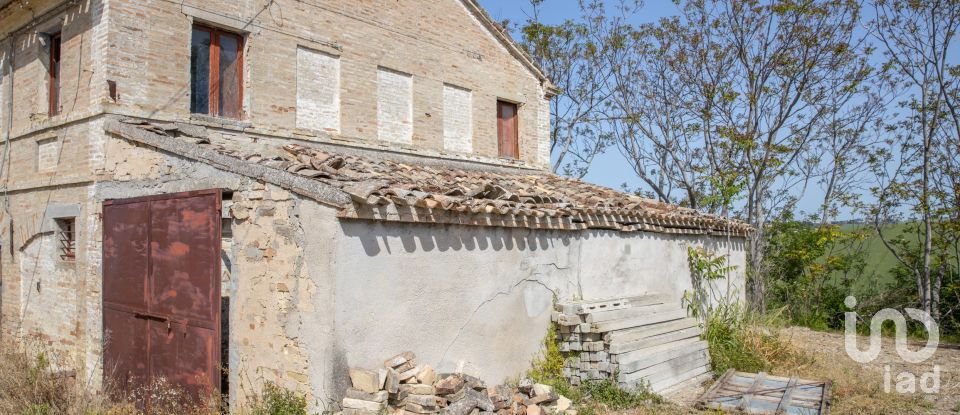 Rustico 6 locali di 300 m² in Montefano (62010)
