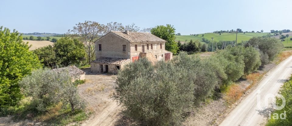Country house 6 rooms of 300 m² in Montefano (62010)