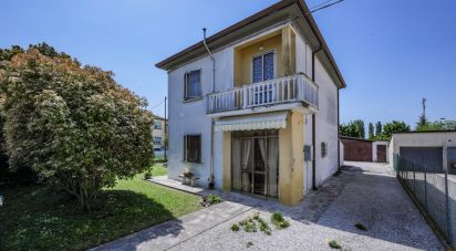 Casa indipendente 6 locali di 175 m² in Berra (44030)