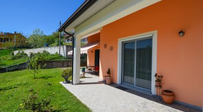 Casale 7 locali di 160 m² in Carcare (17043)