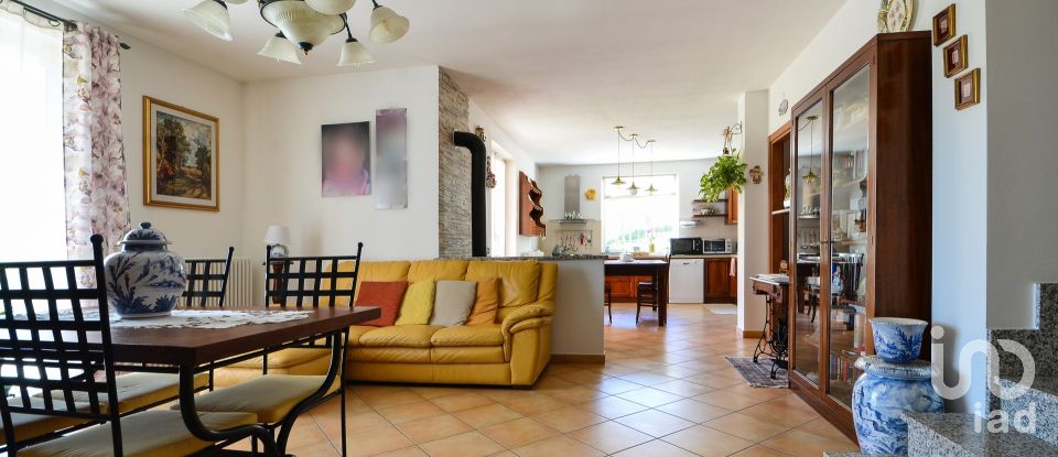 Farm 7 rooms of 160 m² in Carcare (17043)