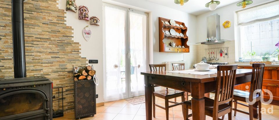 Farm 7 rooms of 160 m² in Carcare (17043)