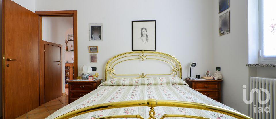 Farm 7 rooms of 160 m² in Carcare (17043)