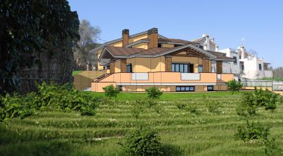 Terreno di 4.656 m² in Roma (00139)