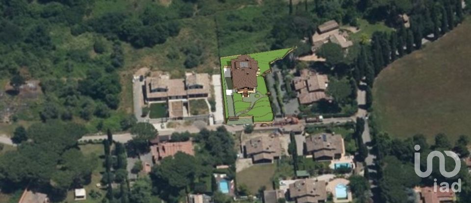 Terreno di 4.656 m² in Roma (00139)