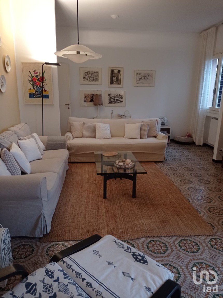 Four-room apartment of 124 m² in Arenzano (16011)