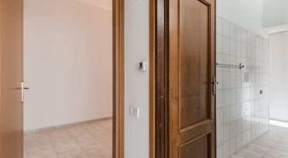Bilocale di 52 m² a Roma (00171)
