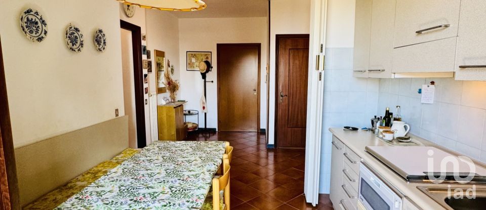Three-room apartment of 67 m² in Arenzano (16011)