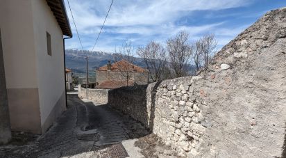 Casa di paese 6 locali di 75 m² in Barisciano (67021)