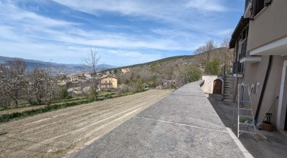 Casa di paese 6 locali di 75 m² in Barisciano (67021)