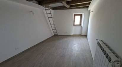 Casa di paese 4 locali di 57 m² in Barisciano (67021)
